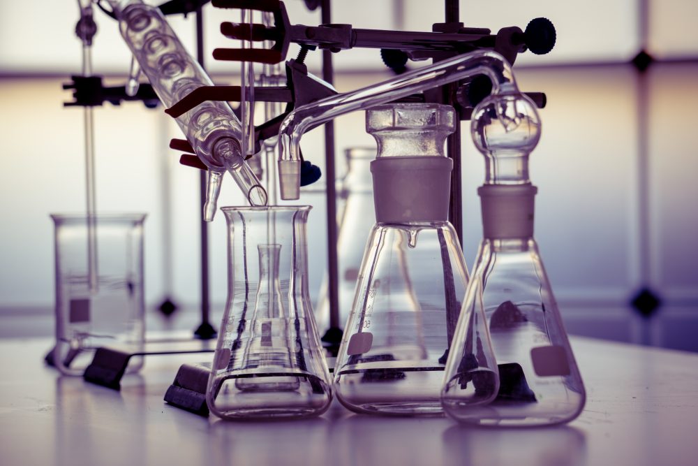 Glass instruments in the laboratory of chemical synthesis