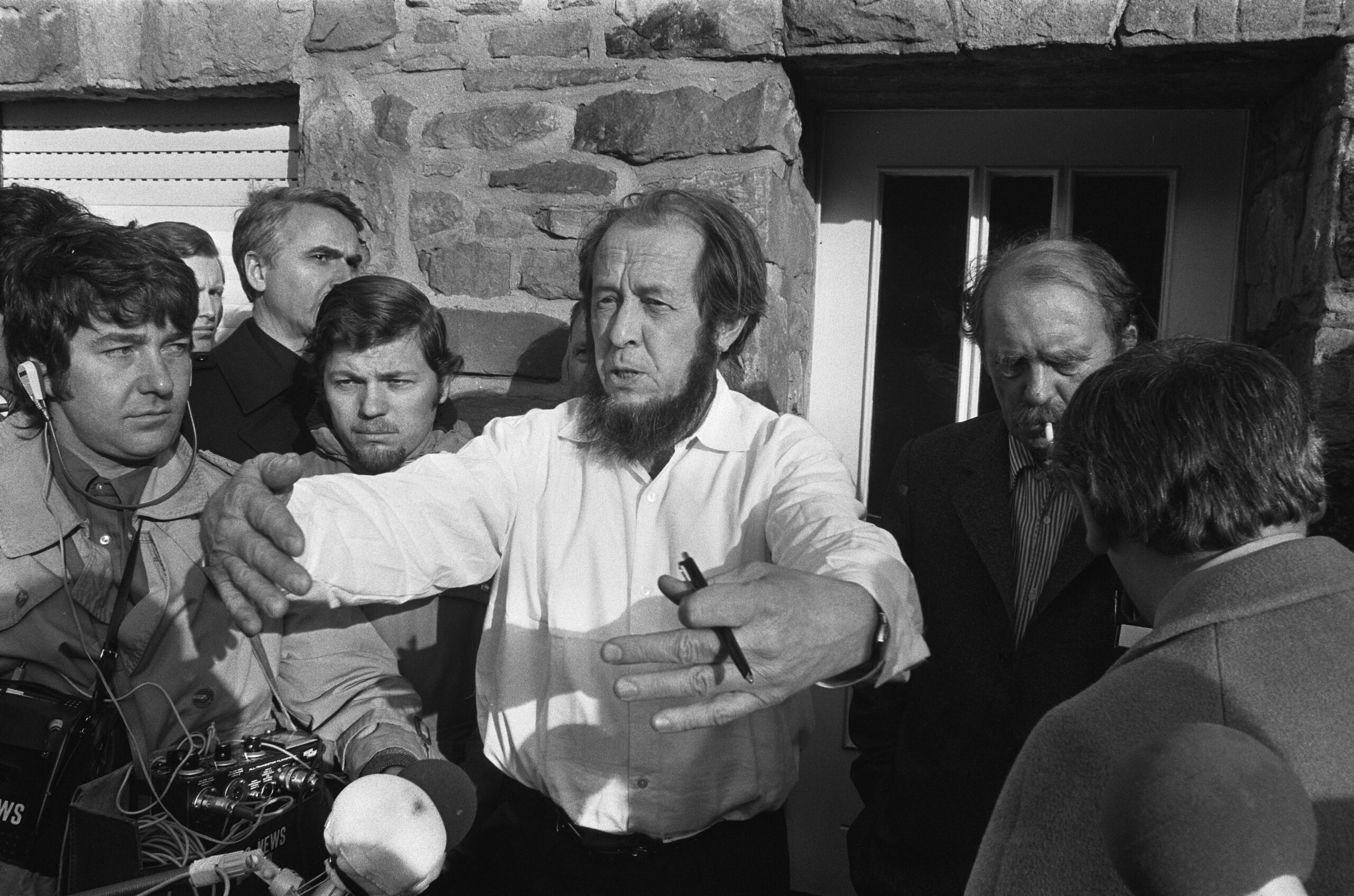 cover of episode Live Not By Lies: Aleksandr Solzhenitsyn and Intelligent Design